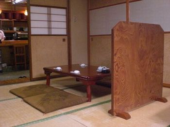 ・・・回らないすし屋・・・