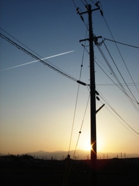 夕日と飛行機雲！