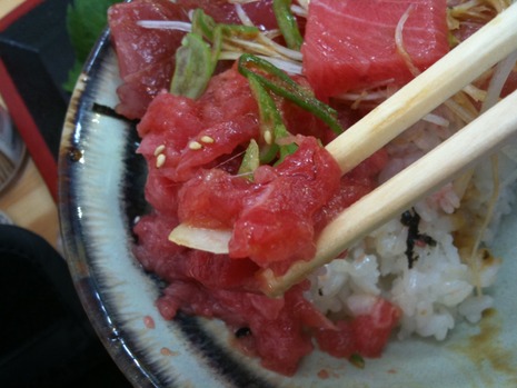 マグロ丼