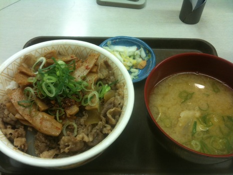 食べラーメンマ牛丼