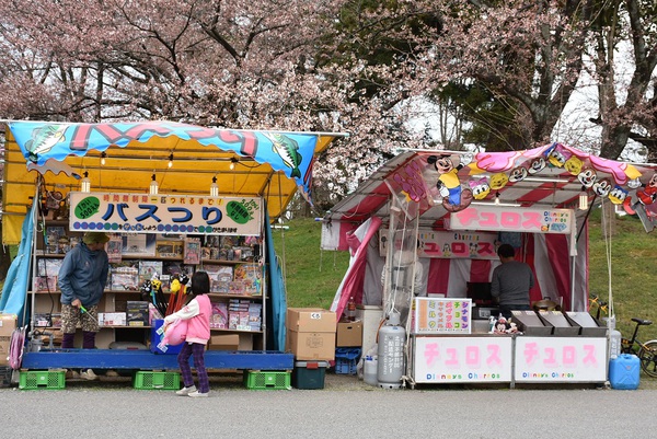 鶴岡公園桜まつりの出店