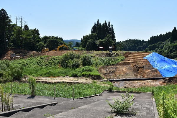 新溜親水広場が工事中 新溜親水広場が工事中