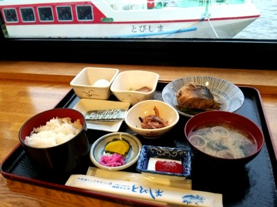 イメージ 朝めし定食・税込525円/海鮮どんやとびしま(酒田市船場町二丁目)