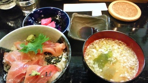 まぐろ丼