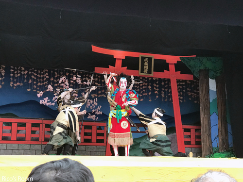 R 約800名の超満員御礼!暖冬の令和2年『黒森歌舞伎正月公演』初日が無事に終了しました。 R 約800名の超満員御礼!暖冬の令和2年『黒森歌舞伎正月公演』初日が無事に終了しました。