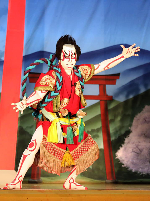 R 酒田『黒森歌舞伎夏公演/義経千本桜(伏見稲荷鳥居前の場)』庄内PHOTOS/フォトグラファー2名の写真 R 酒田『黒森歌舞伎夏公演/義経千本桜(伏見稲荷鳥居前の場)』庄内PHOTOS/フォトグラファー2名の写真