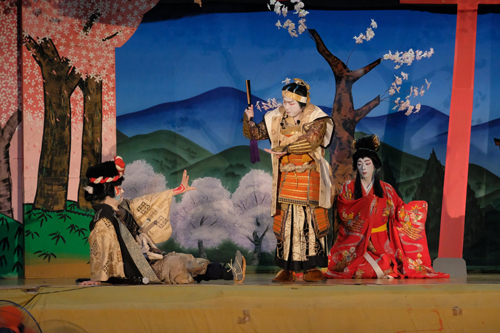 R 酒田『黒森歌舞伎夏公演/義経千本桜(伏見稲荷鳥居前の場)』庄内PHOTOS/フォトグラファー2名の写真 R 酒田『黒森歌舞伎夏公演/義経千本桜(伏見稲荷鳥居前の場)』庄内PHOTOS/フォトグラファー2名の写真