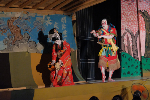 R 酒田『黒森歌舞伎夏公演/義経千本桜(伏見稲荷鳥居前の場)』庄内PHOTOS/フォトグラファー2名の写真 R 酒田『黒森歌舞伎夏公演/義経千本桜(伏見稲荷鳥居前の場)』庄内PHOTOS/フォトグラファー2名の写真
