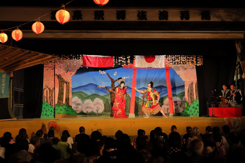 R 酒田『黒森歌舞伎夏公演/義経千本桜(伏見稲荷鳥居前の場)』庄内PHOTOS/フォトグラファー2名の写真 R 酒田『黒森歌舞伎夏公演/義経千本桜(伏見稲荷鳥居前の場)』庄内PHOTOS/フォトグラファー2名の写真