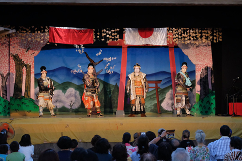 R 酒田『黒森歌舞伎夏公演/義経千本桜(伏見稲荷鳥居前の場)』庄内PHOTOS/フォトグラファー2名の写真 R 酒田『黒森歌舞伎夏公演/義経千本桜(伏見稲荷鳥居前の場)』庄内PHOTOS/フォトグラファー2名の写真