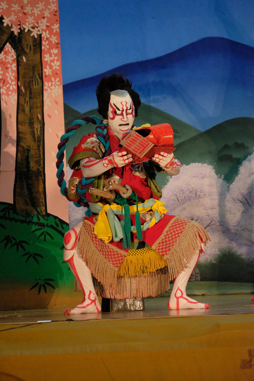 R 酒田『黒森歌舞伎夏公演/義経千本桜(伏見稲荷鳥居前の場)』庄内PHOTOS/フォトグラファー2名の写真 R 酒田『黒森歌舞伎夏公演/義経千本桜(伏見稲荷鳥居前の場)』庄内PHOTOS/フォトグラファー2名の写真