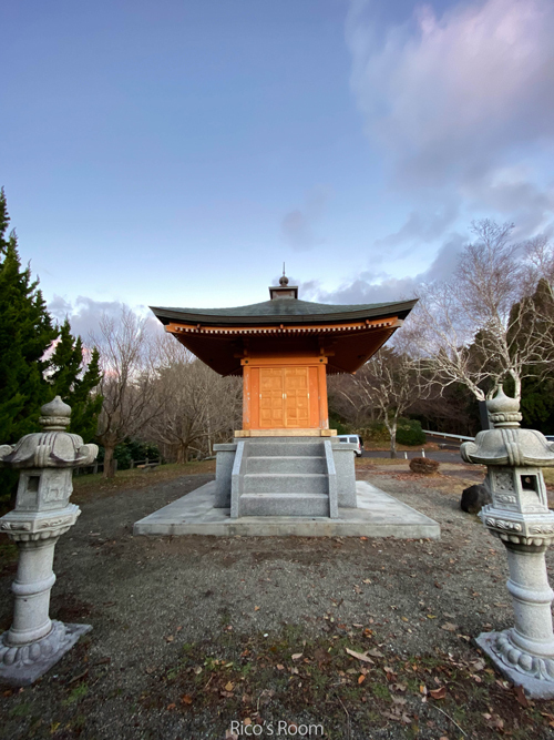 R 山形県酒田市『總光寺・峰の薬師堂』石の土台が完成！本日、開眼供養が行われました。