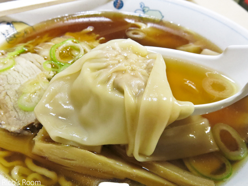 R めん類専門店『川柳』で、久々の『ワンタンメン』 R めん類専門店『川柳』で、久々の『ワンタンメン』