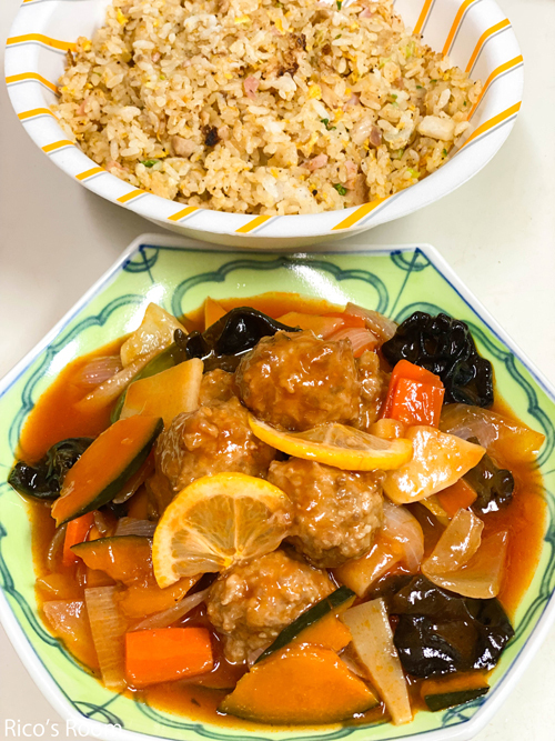 R 中華料理配達人さんより『チャーハン&肉団子の酢豚風』& 旧平田町の親戚より『ずいき芋』を頂戴しました! R 中華料理配達人さんより『チャーハン&肉団子の酢豚風』& 旧平田町の親戚より『ずいき芋』を頂戴しました!