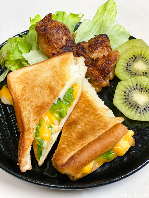 R 大は小を兼ねるのか?検証!『食パン1枚でホットサンドを作ってみたよ!』の巻 R 大は小を兼ねるのか?検証!『食パン1枚でホットサンドを作ってみたよ!』の巻