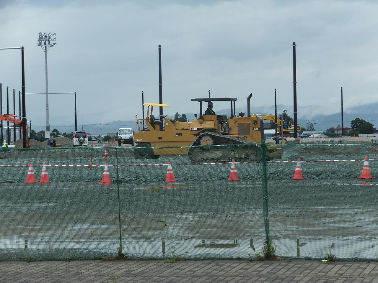 総合運動公園に米沢初の芝サッカー場建設工事
