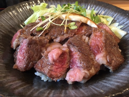 ステーキ丼♪ ステーキ丼♪