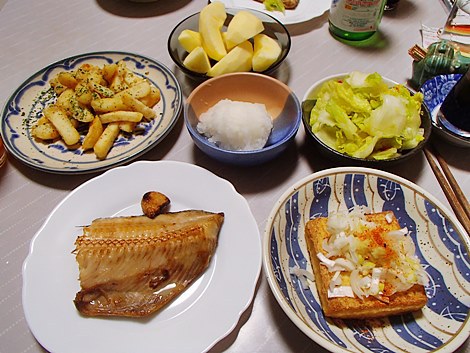 ほっけ焼・フライドポテト・厚揚焼・大根おろし・白菜漬・サンふじ