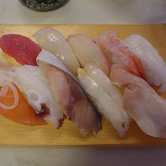 10カン599円/栄助寿司