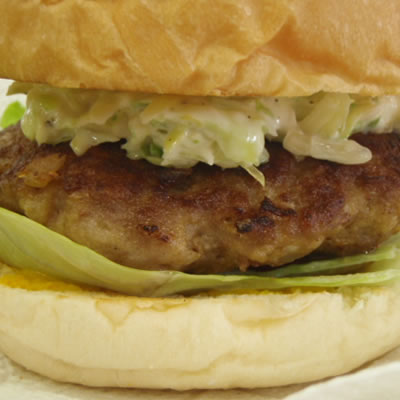 庄内豚と米沢牛使用のハンバーガー/カフェ&バーフィリップ