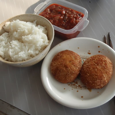 最強の朝食!玉ねぎフライ(2)+梅ちゃんキムチ(いか)