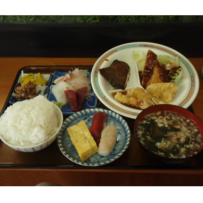 おまかせ定食・鮨屋のけんちゃん