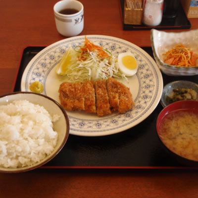 日替わりロースかつ定食・つけ麺・六兵衛