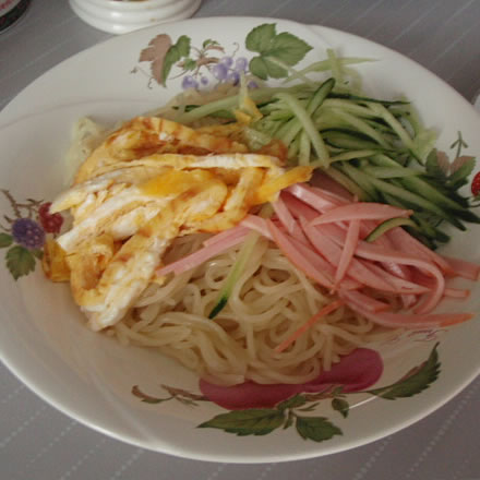 冷やし中華はじめました