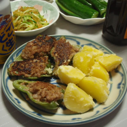 ピーマンの肉詰め・粉ふきいも