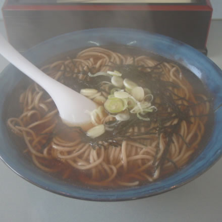 熱いぶっかけそば・開花庵