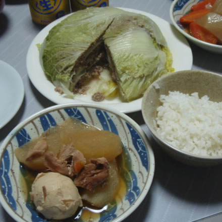 挽肉と白菜の重ね蒸し・大根と鶏肉と卵の煮物