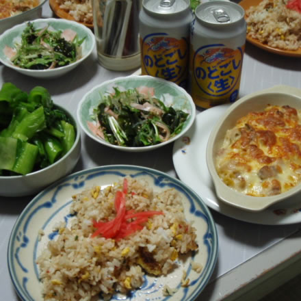 マカロニグラタン・チャーハン・青菜漬・わかめと水菜のサラダ