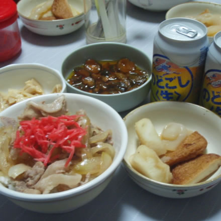 豚丼・長芋とさつま揚げとこんにゃくの煮物