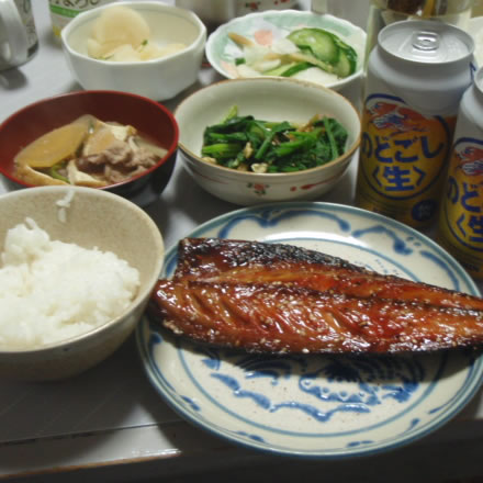 さばみりん・豚汁・自家製ほうれん草のおひたし