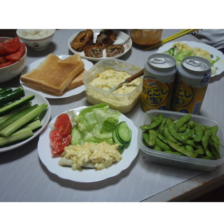 たらのタルタルソースがけ・枝豆・きゅうり・食パン・なすのひき肉はさみ揚げ