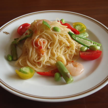 いなかフェ白山(はくさん)・田舎肉うどん・夏野菜の冷たいパスタ