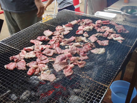 がんばろう東北!酒田産牛肉まつり・酒田産牛肉一皿200円
