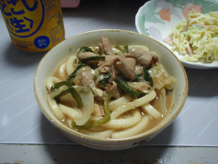 もつ鍋・枝豆(秘伝)・中華くらげ・フリッジのサラダ