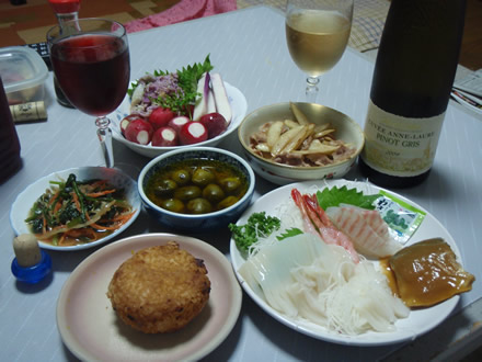 まこもたけと豚肉の炒め物・いか、鯛、えびの刺身・弁慶飯・さば味噌煮・アルザスワイン