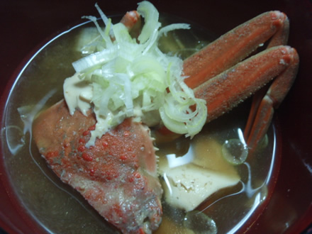 女がにの味噌汁・庄内浜の魚の刺身・枝豆(秘伝)・新高梨