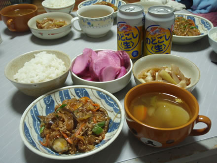 ポトプカレー風味・麻婆春雨・細竹とちくわの煮物・かた餅