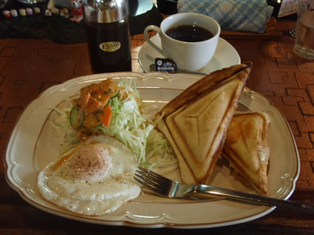 木戸銭の裏メニュー・ホットサンド・抹茶パウンドケーキ・酒田駅前・喫茶店