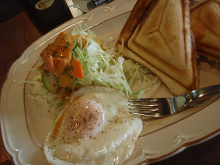 木戸銭の裏メニュー・ホットサンド・抹茶パウンドケーキ・酒田駅前・喫茶店