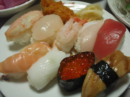 瀬つきあじ・お寿司・温海かぶ・ほうれん草・もって菊