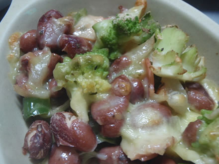 煮豆とユーロスターのグラタン・すいとん汁・煮豆・きんぴらごぼう