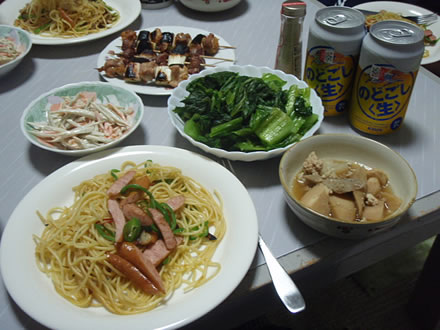 ペペロンチーノ・里芋と鶏肉とごぼうの煮物・青菜漬・平田赤ねぎ