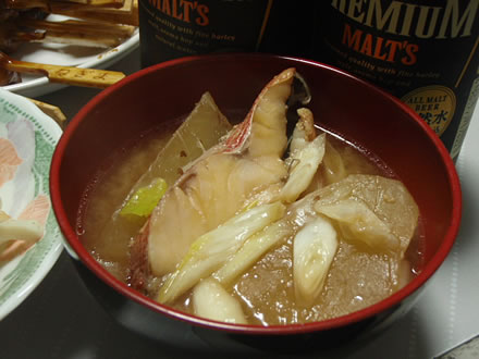 赤魚大根汁・焼鳥・白菜のおひたし・プレミアムモルツ黒・おみ漬け