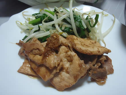 ふきのとうの天ぷら・豚肉の生姜焼き・サーモンのアラ汁