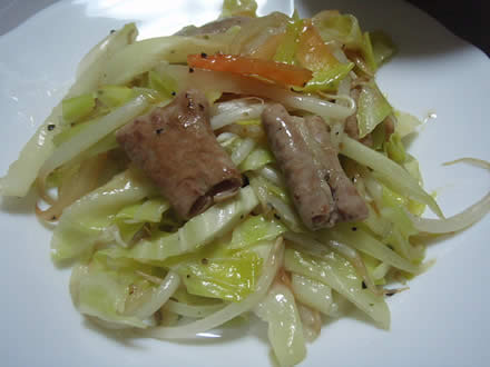モツ野菜炒め（塩味）・筍とさつま揚げとこんにゃくの煮物・舞茸ごはん