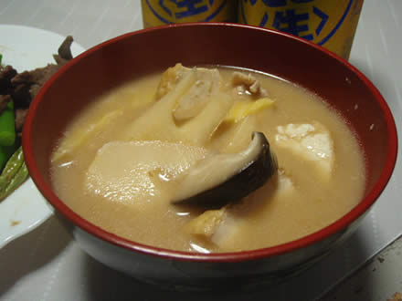 孟宗汁・牛肉とにんにくの芽とキャベツ炒め